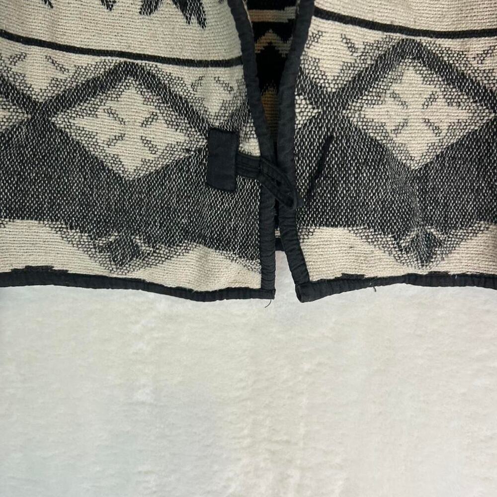 Flashback black white tapestry - image 2